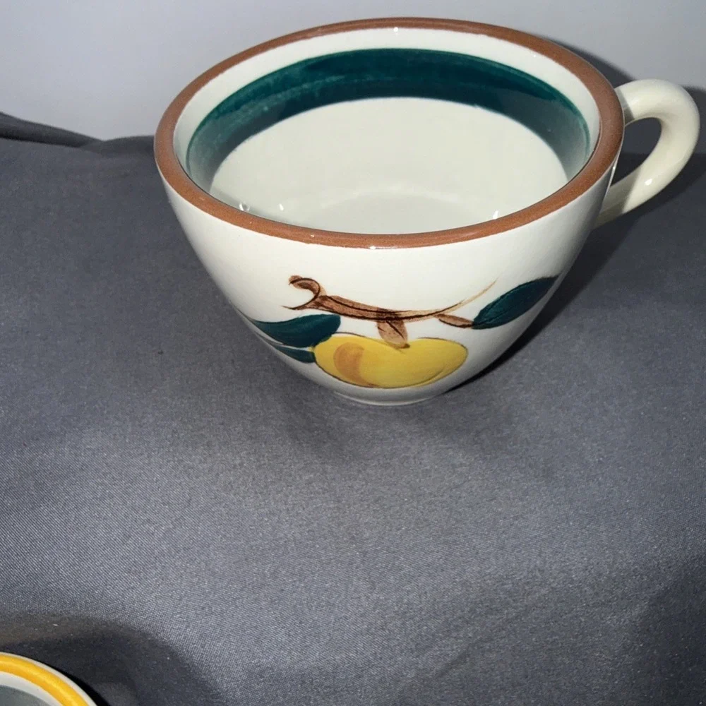 Vintage Stangl Pottery Fruit Pattern  Coffee Cups Set Of 3 Pre Owned